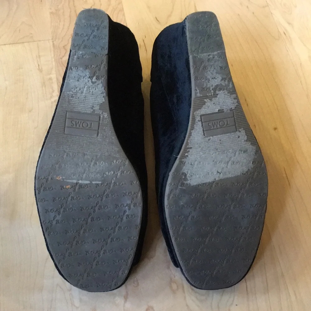 Toms black velvet